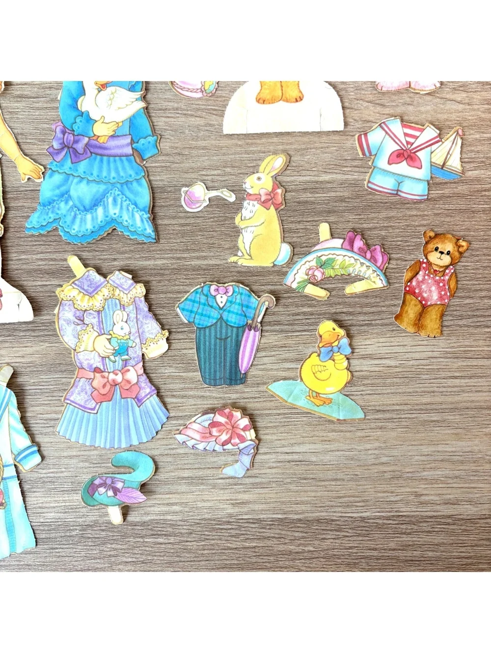 Vintage 1980s American Greetings Vicky Paper Doll Lot – Clothing & Accessories